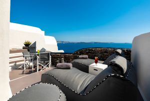 nostos-apartments-luxury-suites-patio-veranda-caldera-view-volcano (3)